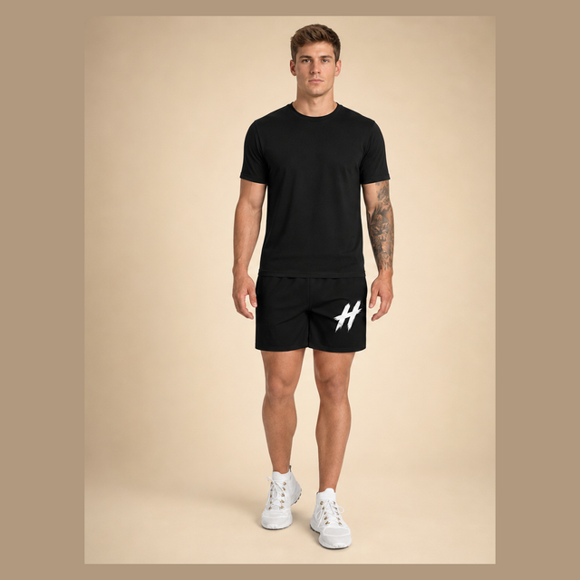 HESY shorts-black - model front