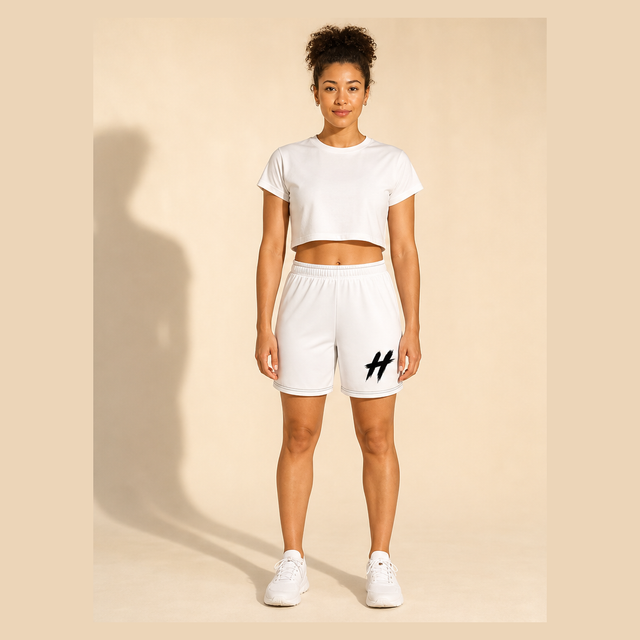 HESY shorts-white - model front